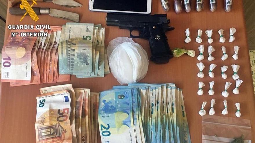 Detenido en Fuenlabrada de los Montes con dosis de hachís y cocaína para vender