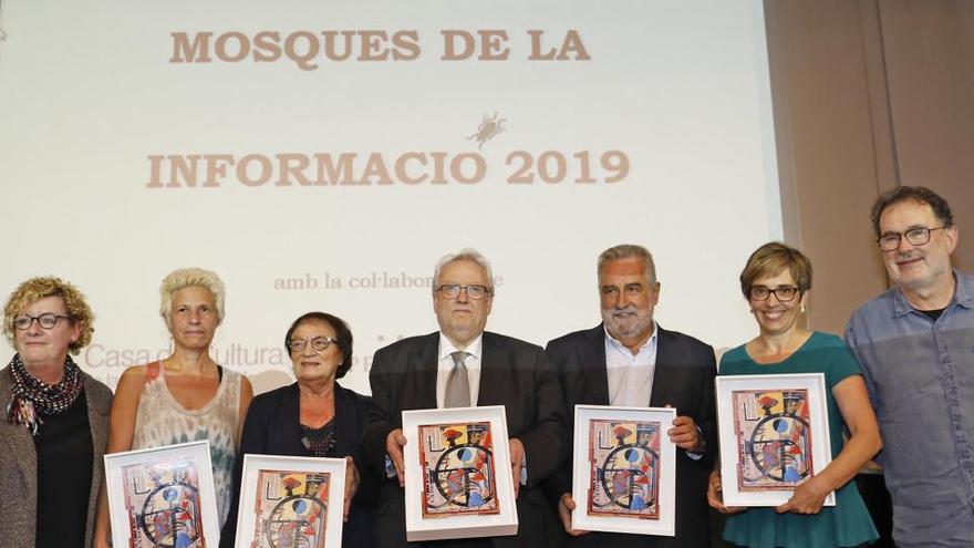 Foto de grup amb els premiats amb les Mosques de l&#039;any passat.