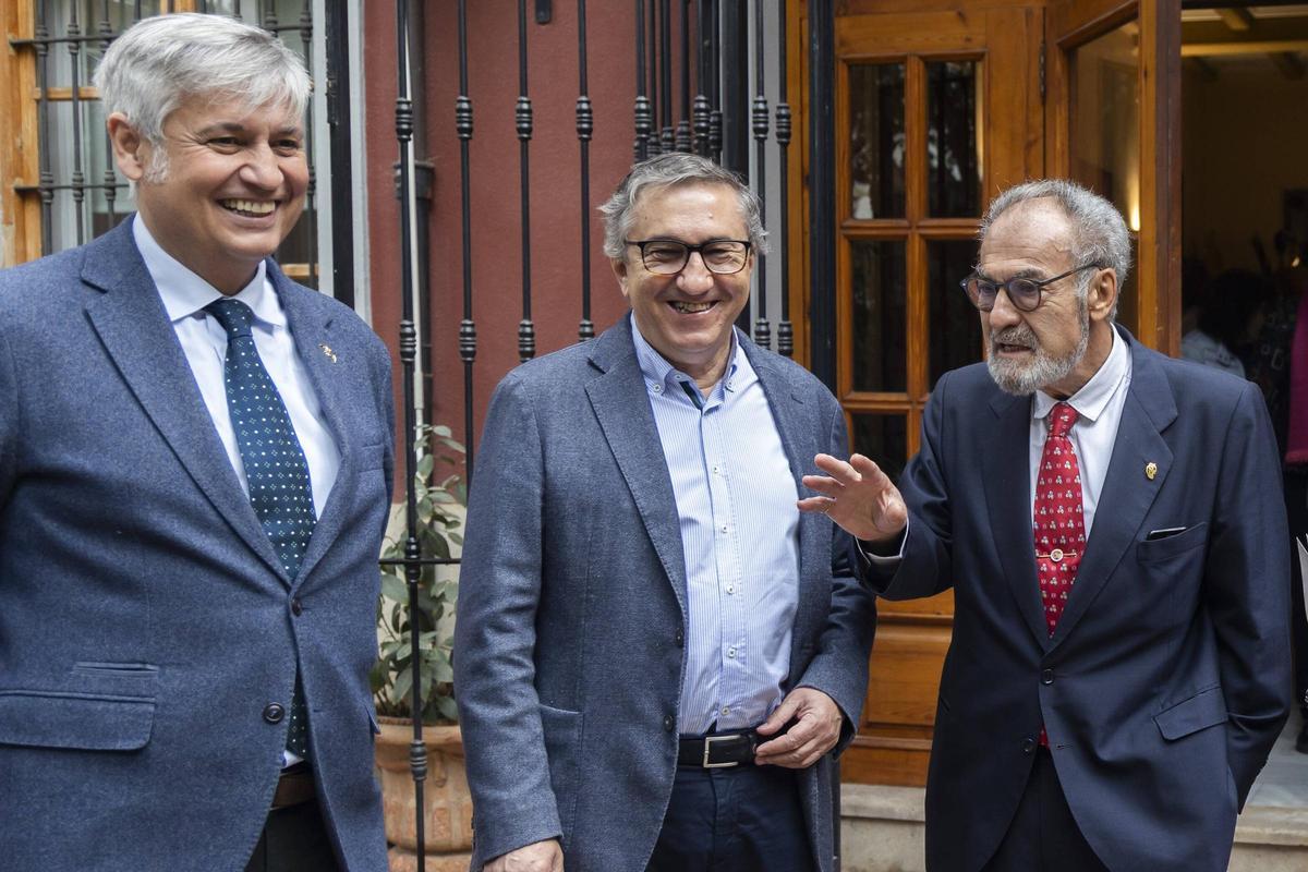 Rovira, en el centre, en el Consell Valencià de Cultura.