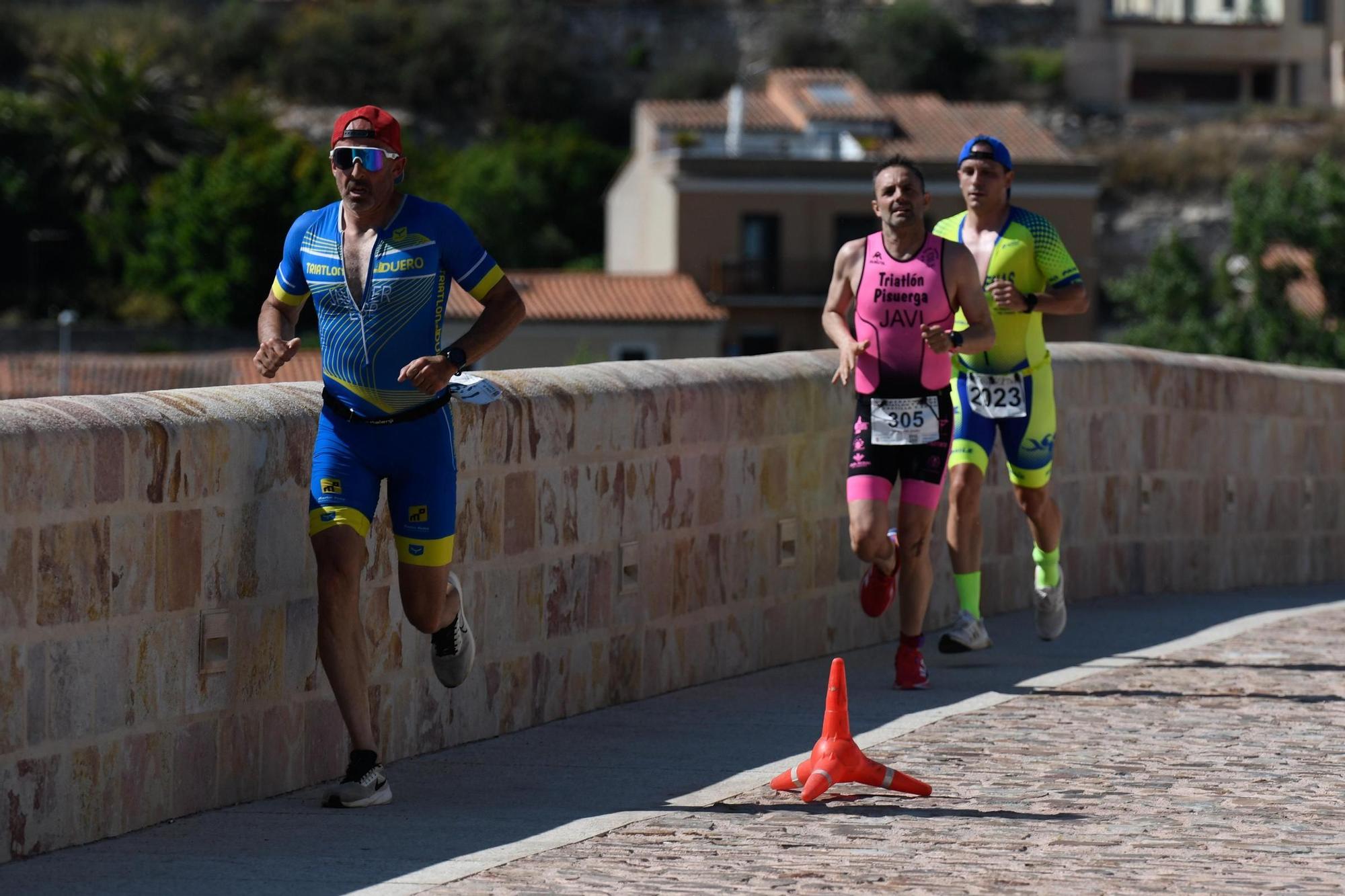 GALERÍA | El Triatlón "Ciudad de Zamora" hace vibrar a la capital del Duero