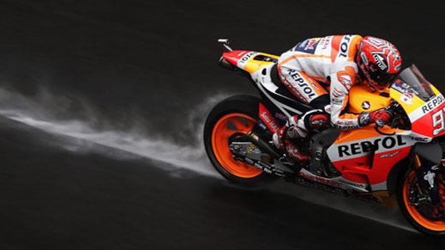 Márquez durante los últimos libres de Sepang.