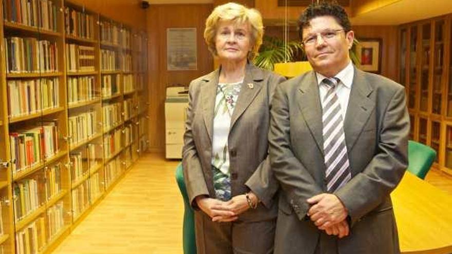 Silvia Díaz y Juan Antonio Moreno, en la sala del legado.