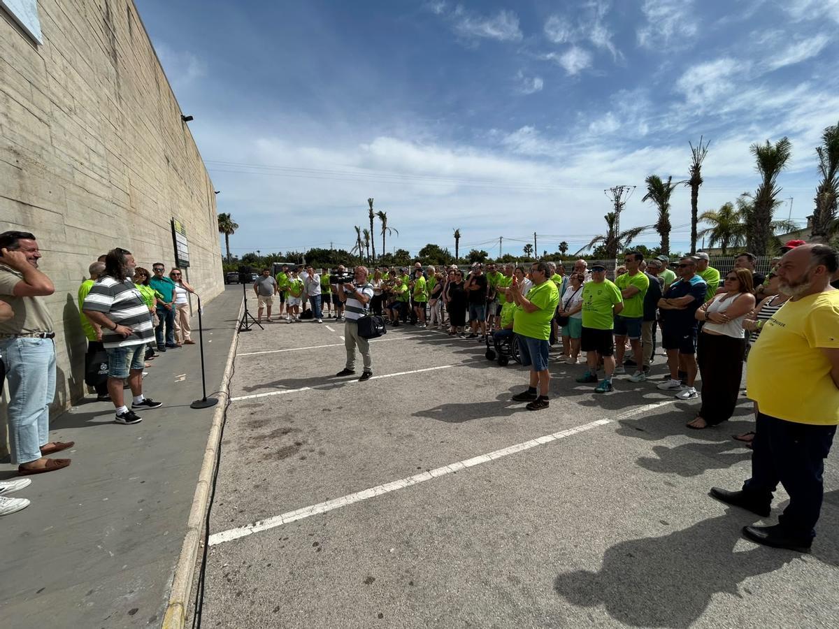 Acto de homenaje a Juan Carlos Cano, en el que se anuncia el nuevo nombre del polideportivo.