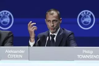 Ceferin, presidente de la UEFA, acusa a la prensa de haber exagerado el caso del beso de Rubiales