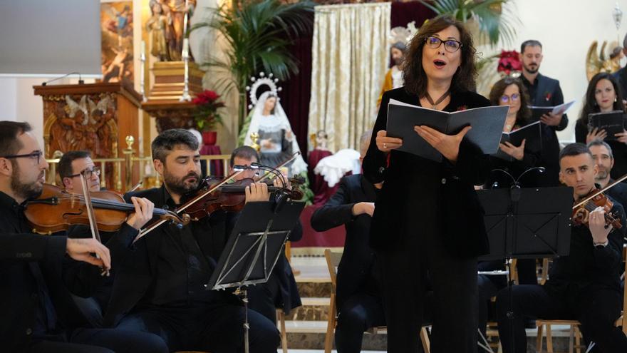 La cantata navideña &#039;El Naixement&#039; deslumbra en la parroquia Santa Isabel de Vila-real
