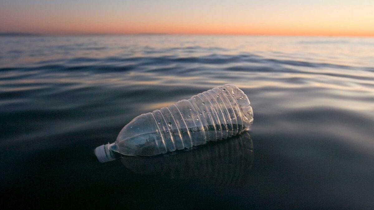 Las empresas empiezan a implicarse en la reducción de plástico