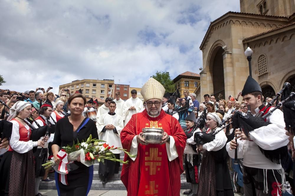 Gijón bendice sus aguas por San Pedro