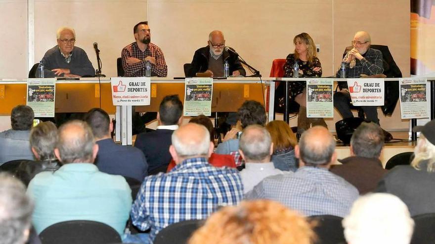 De izquierda a derecha, David Ruiz, Zapico, Avello, Barbón y Alberdi, en la Casa de Cultura de Mieres.