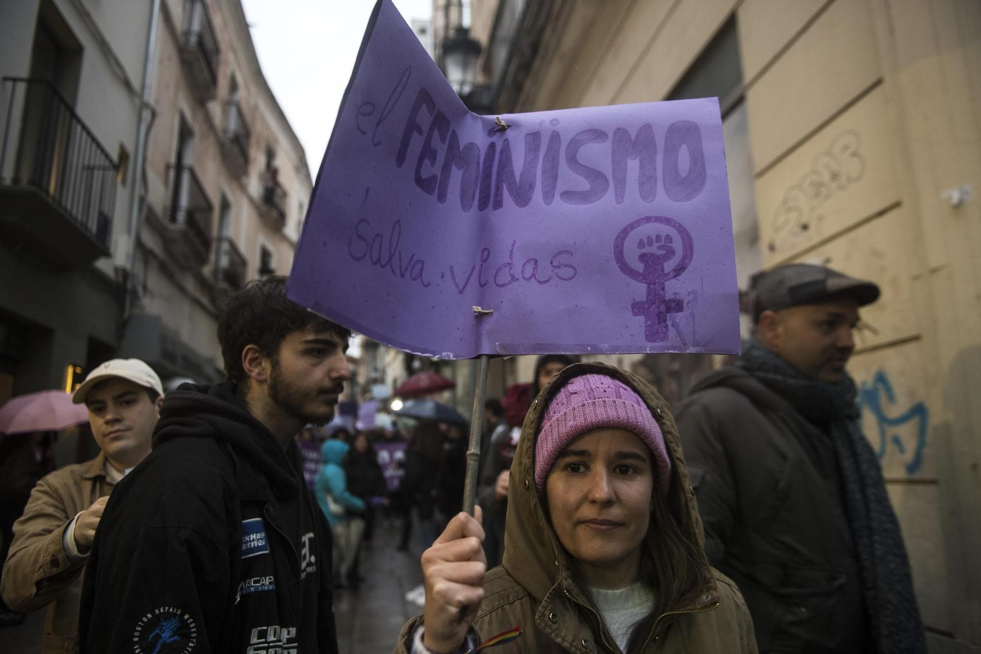 Así ha sido la manifestación del 8M en Cáceres