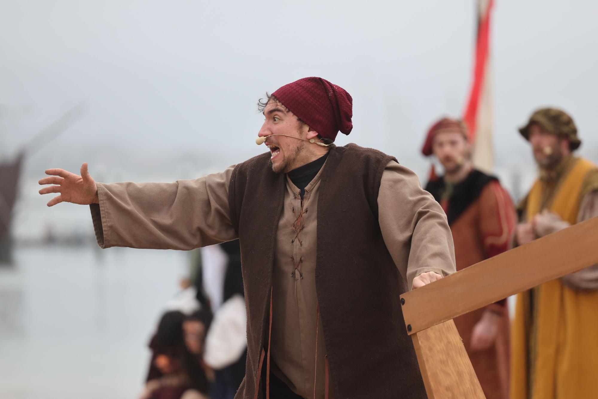 La representación teatral triunfó pese a la lluvia para luego trasladar el ambientazo de fiesta a las calles del casco histórico