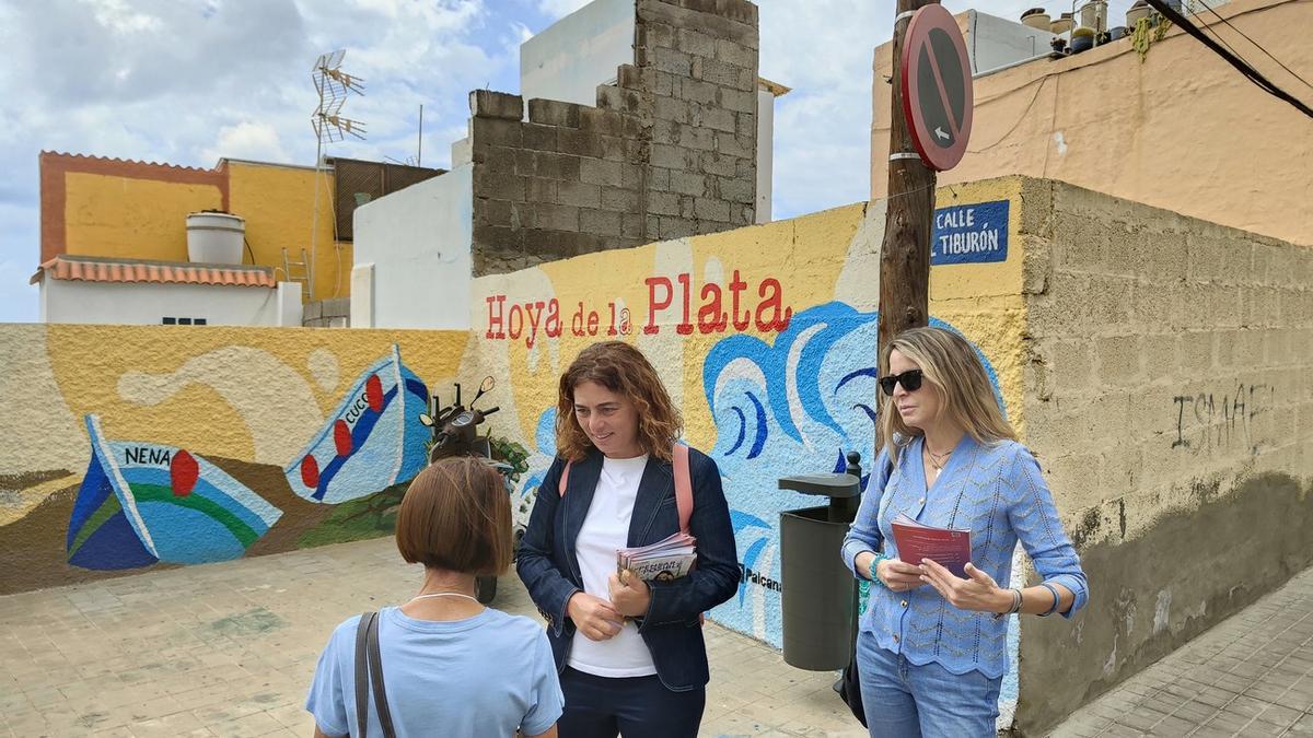 La candidata de Unidas Sí Podemos a la Alcaldía de Las Palmas de Gran Canaria, Gemma Martínez, en Hoya de la Plata.