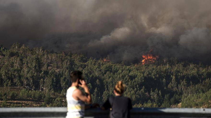 El mayor incendio de Galicia arrasa 1.400 hectáreas