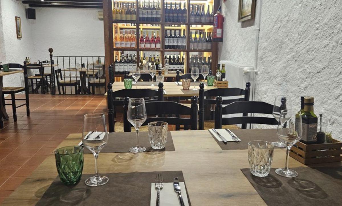Interior del restaurant Mas Pla de Borrassà.