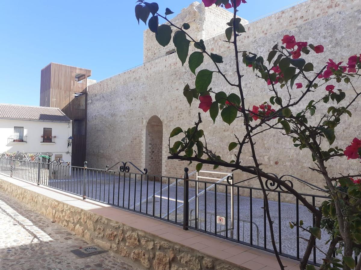 Exterior del Castillo de Hornachuelos, que abrirá al público este sábado.