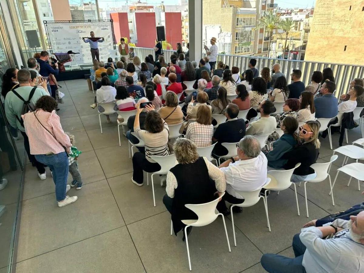 Taller de colocación de pañuelo.