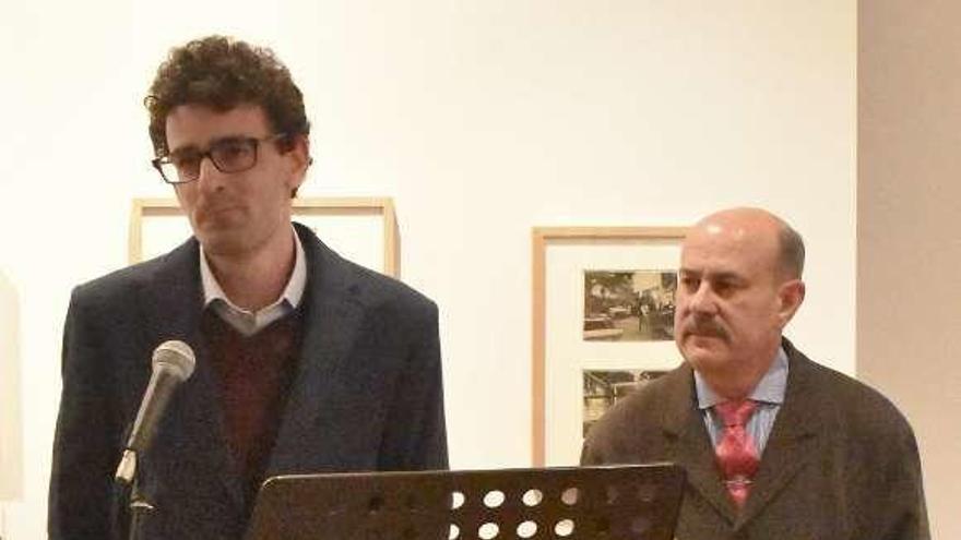 Manuel Alvargonzález (izquierda) y Ramón Alvargonzález, ayer, en el Museo Nicanor Piñole, durante la presentación.