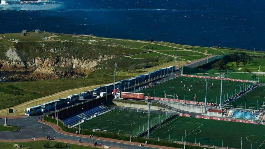 Imagen de los campos de la ciudad deportiva de La Torre. // Manuel Queimadelos