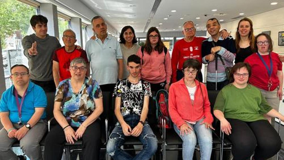 Un dels dos grups de lectura fàcil de la biblioteca Ateneu les Bases