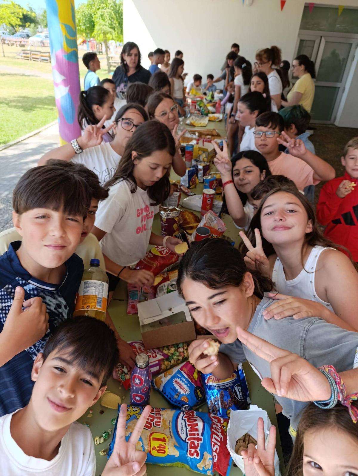 "Merendola" en el colegio de Seara, en Moaña.