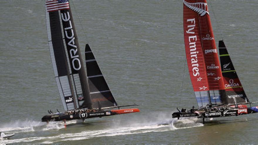 Dos catamaranes en la pasada edición de la Copa del América en San Diego.