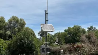 Esporles y RiscBal instalan una estación meteorológica en la Serra para monitorizar riesgos naturales