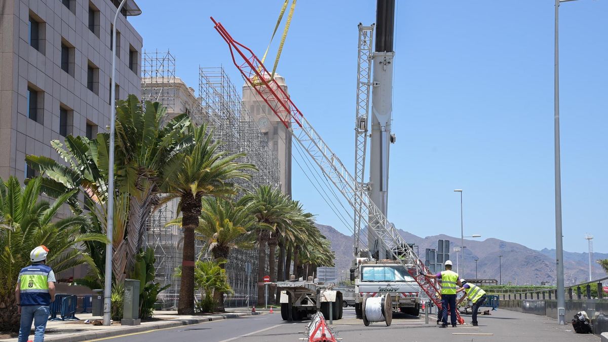 Instalación de los nuevos equipos del 112 Canarias en Santa Cruz de Tenerife.