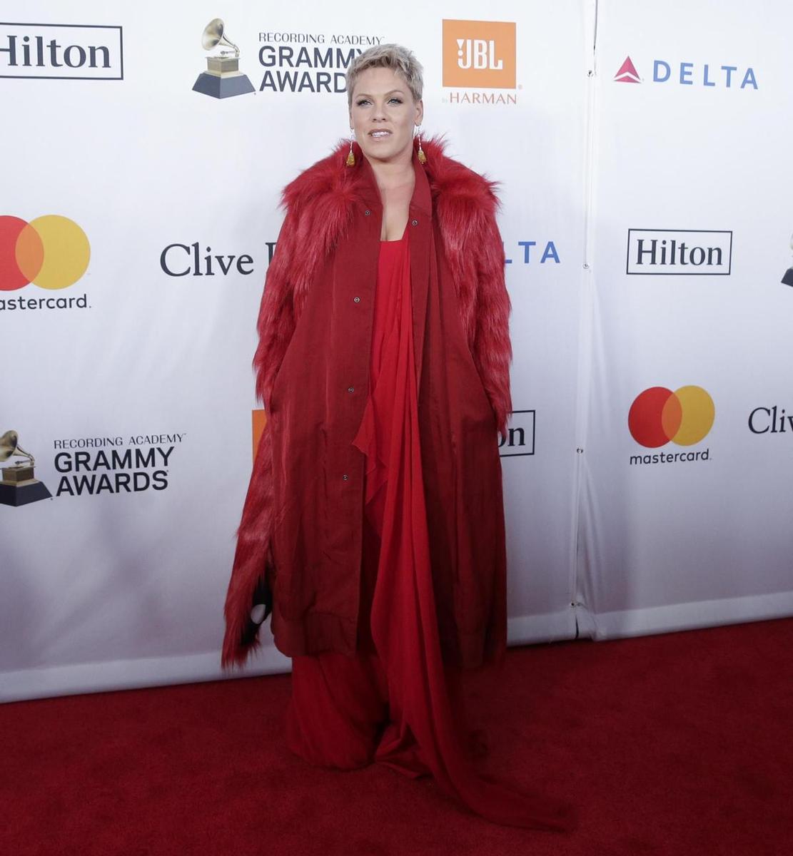 Pink en la fiesta pre Grammy