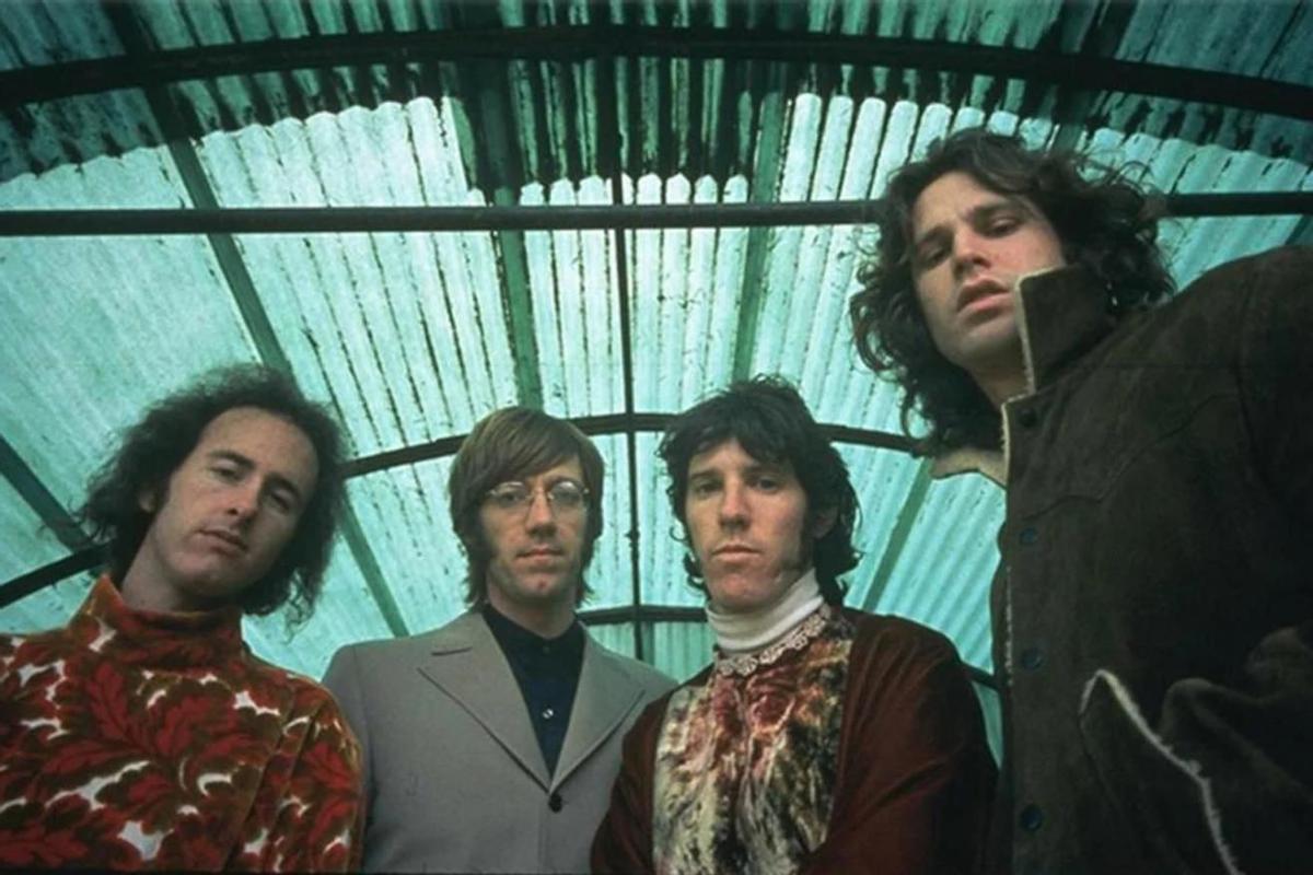 De izda. a dcha., los miembros de The Doors: Robby Krieger, Ray Manzarek, John Densmore y Jim Morrison.