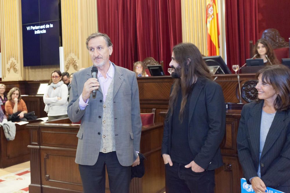 Los más jóvenes 'toman' el Parlament para luchar contra el cambio climático