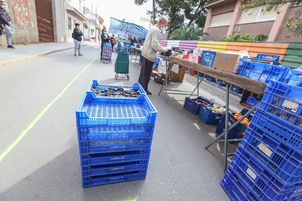 Sólo alimentación y productos de primera necesidad