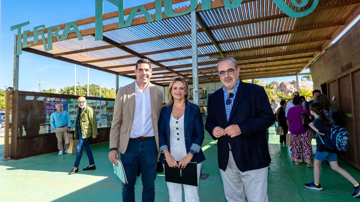 El director de Terra Natura, Luis Perea; la consellera de Innovación, Nuria Montes, y el presidente de Ineca, Nacho Amirola.