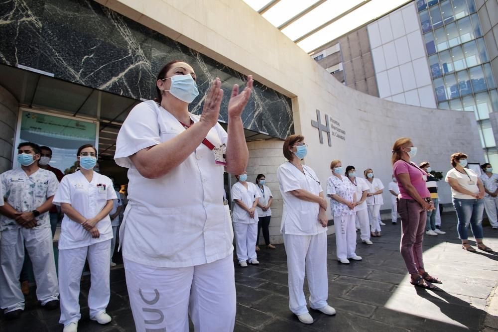 Minuto de silencio en el HUC