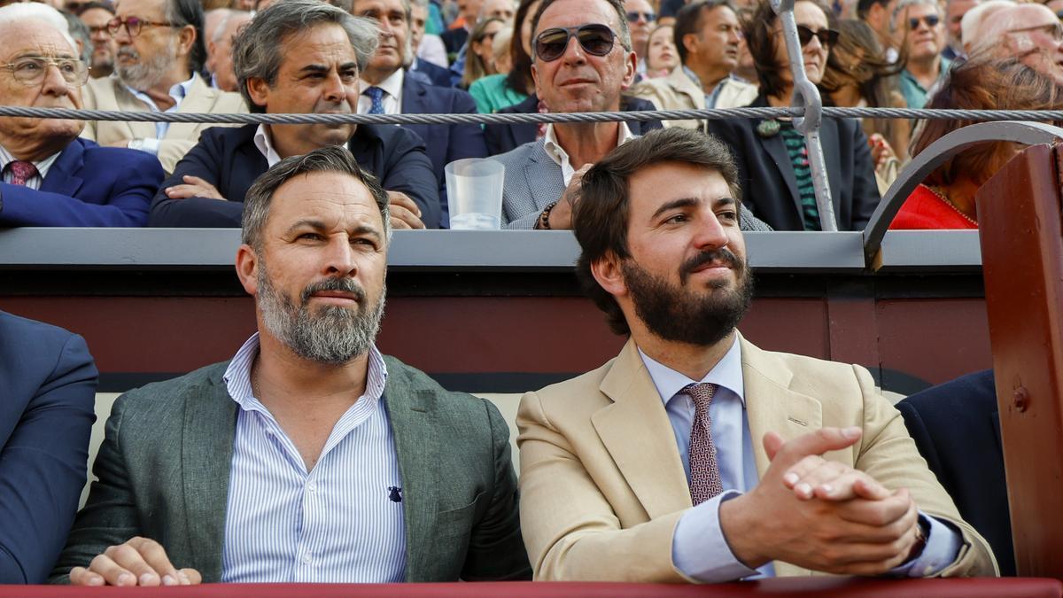 Santiago Abascal y Juan García-Gallardo, vicepresidente en Castilla y León, en la Feria de San Isidro.