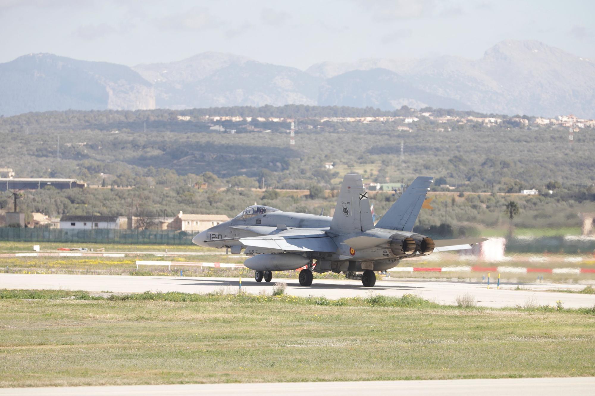 FOTOS | Rey Felipe supervisa unas prácticas militares que se celebran en Baleares