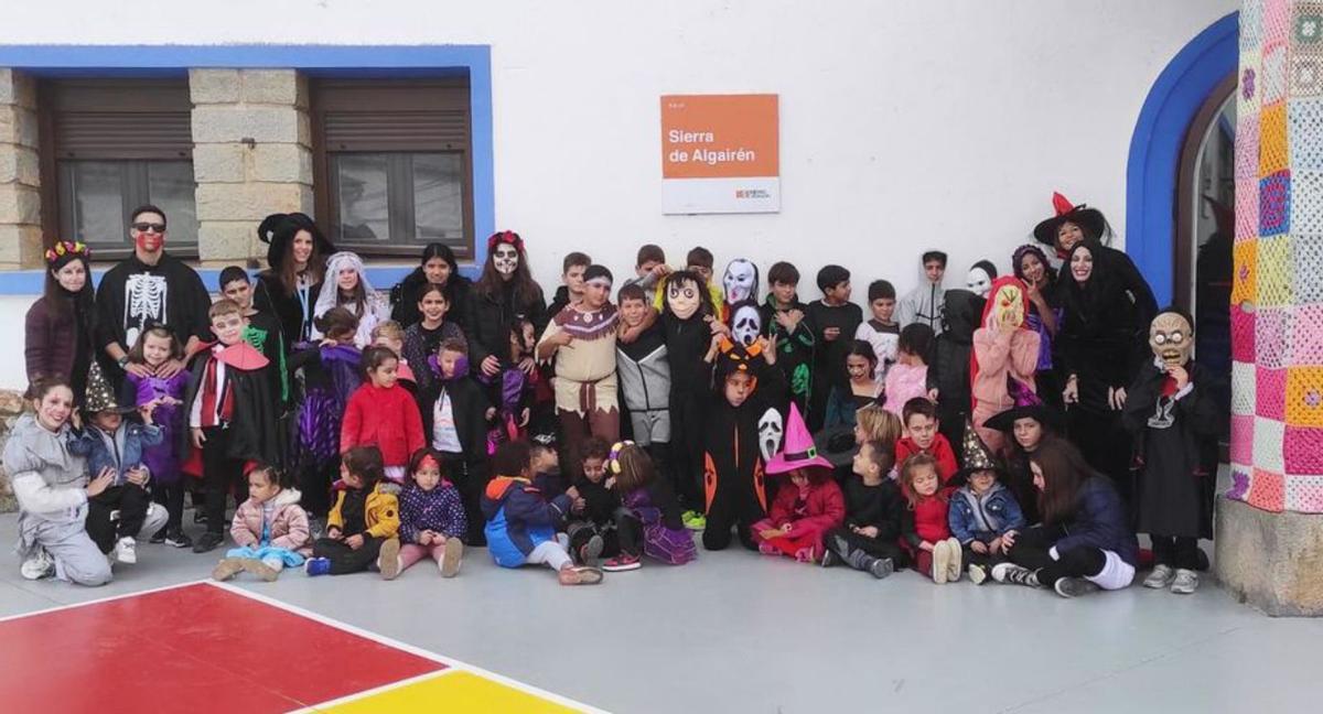 En el colegio de Almonacid de la Sierra realizaron varias actividades. |