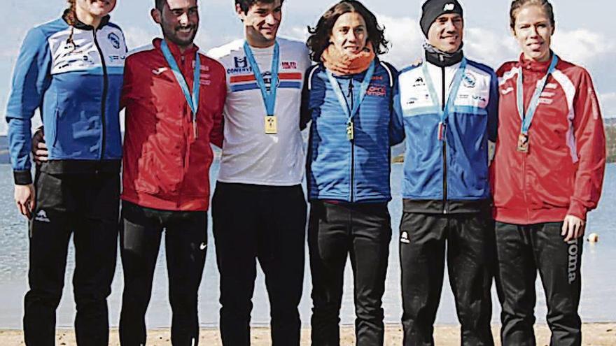 Iria Rodríguez, Iván Roade, Antonio Serrat, Paula Mayobre, Manuel Hurtado y Sandra Mosquera. // FdV