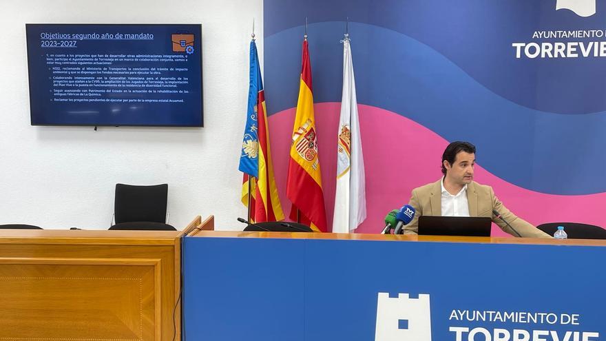 Presentación del balance de un año de gestión del actual mandato de Eduardo Dolón en Torrevieja