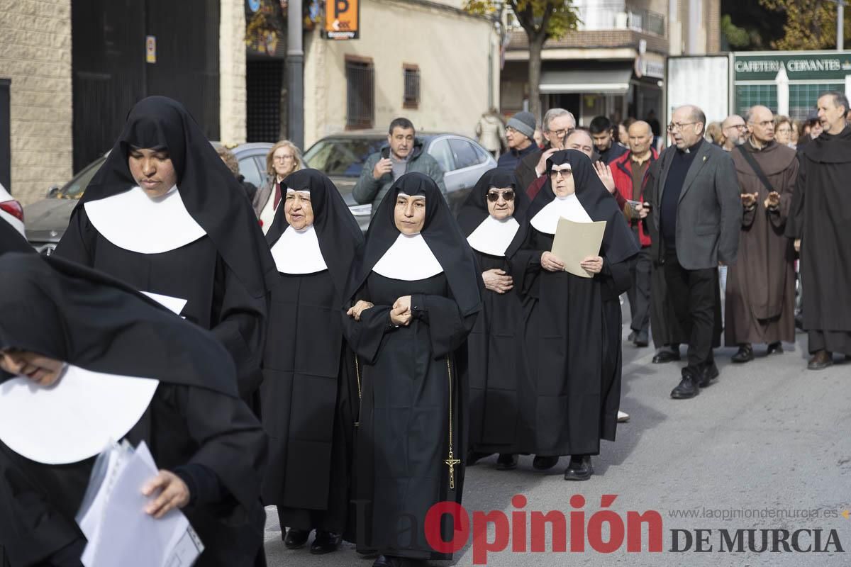 Así ha sido el traslado del cuatro y la reliquia de Santa Teresa de Jornet desde el Asilo hasta la Parroquia de la Concepción en Caravaca