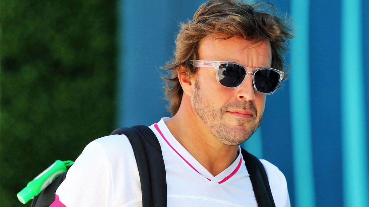 Alonso, en el paddock de Miami