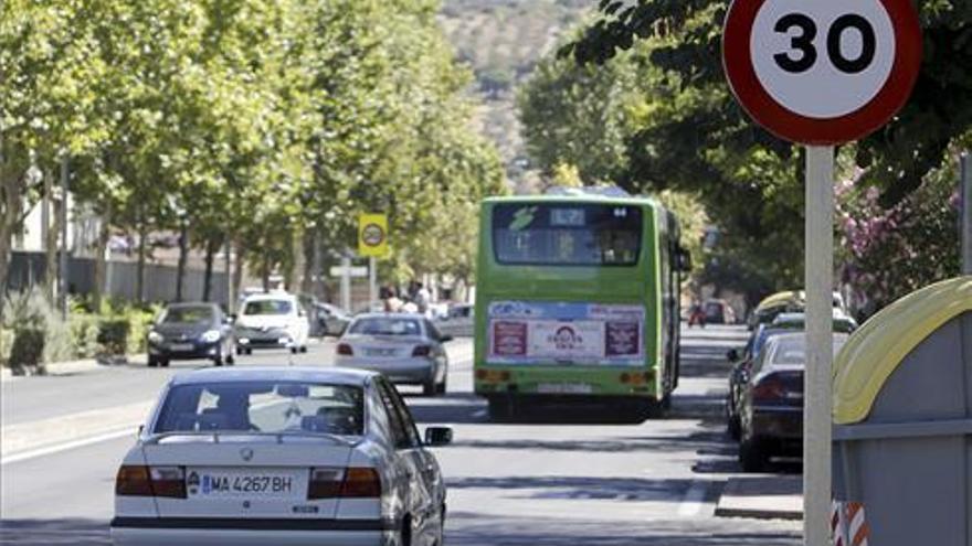 Un hombre de 62 años sufre un trauma craneal al ser atropellado en Cáceres