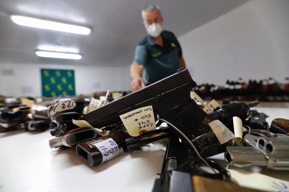 Armas de 10 a 3.000 euros a subasta en la Comandancia de Murcia