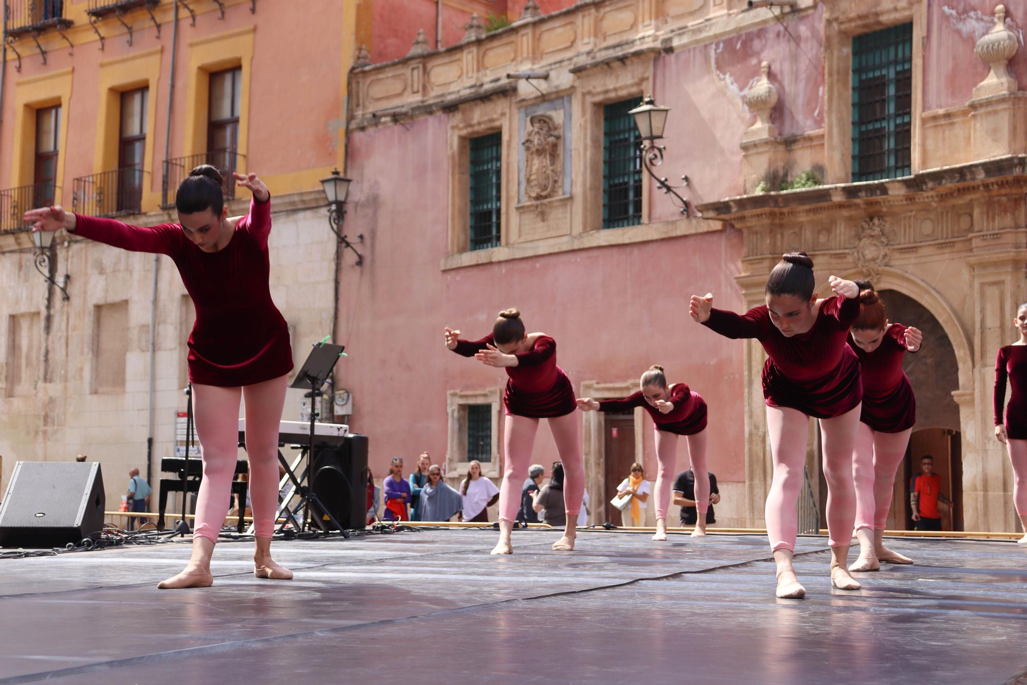 Exhibición de danza en la plaza Belluga de Murcia