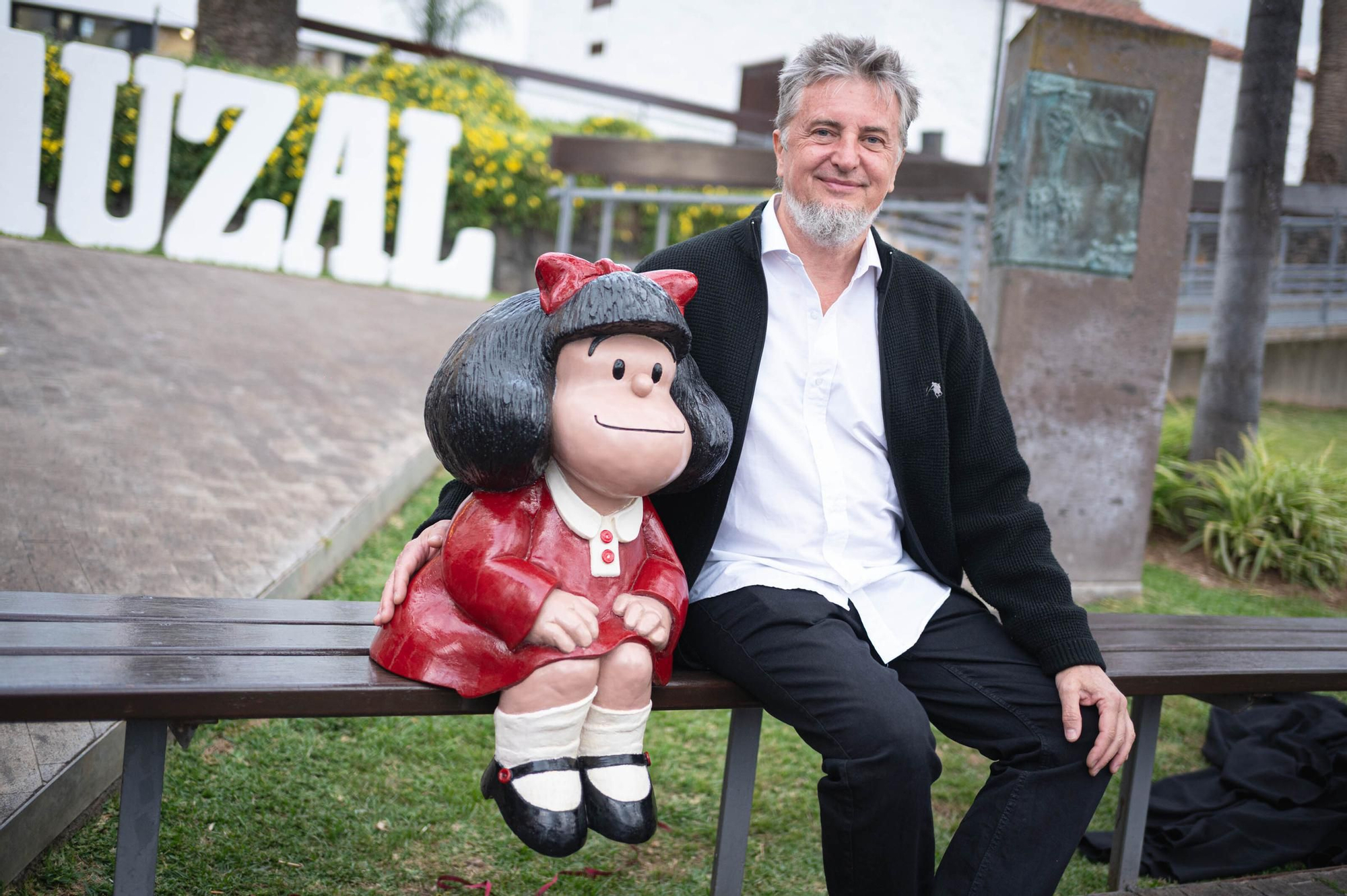 Inauguración de la escultura de Mafalda