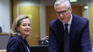 La vicepresidenta primera, Nadia Calviño, y el ministro francés de Economía, Bruno Le Maire, en la reunión del Ecofin del pasado 8 de diciembre.