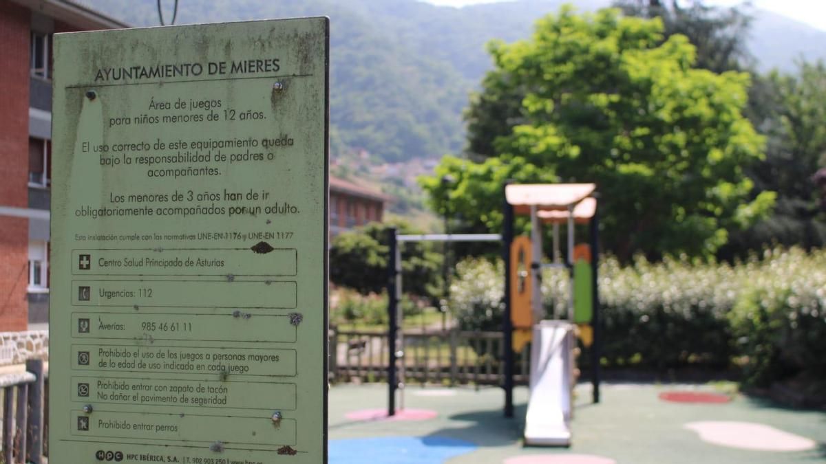 El parque infantil de Santa Cruz, que va a reformarse.