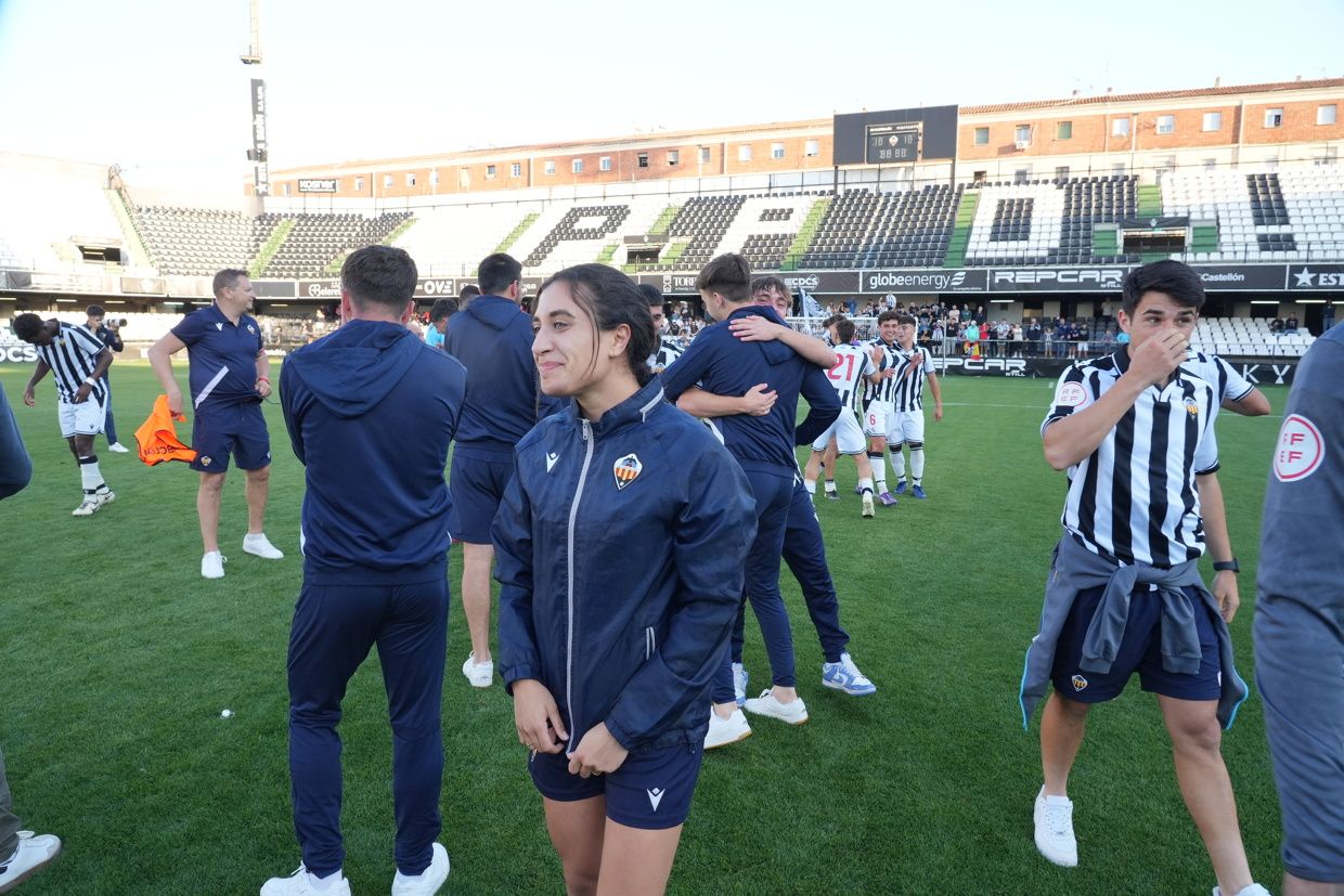 ¡Las mejores imágenes de la celebración del ascenso a Segunda Federación del Castellón B!