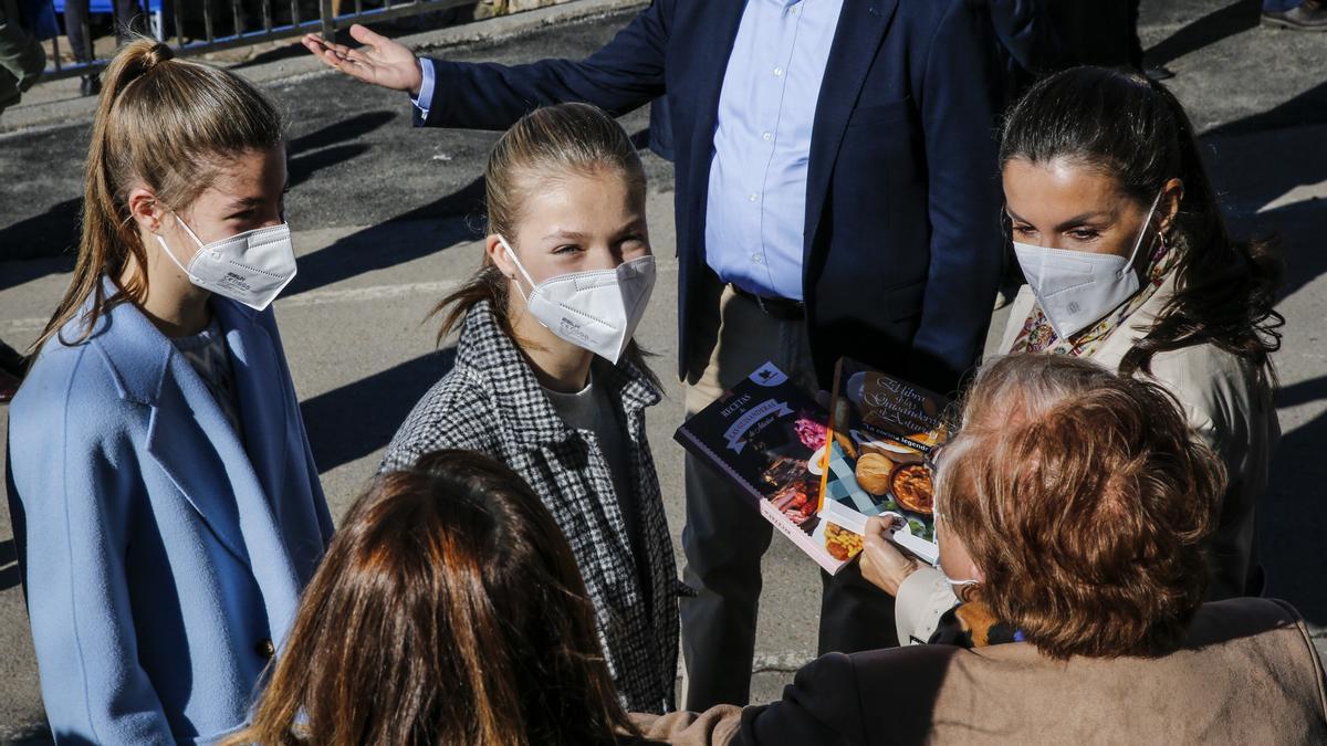 Pueblo Ejemplar 2021: La Familia Real visita Santa María del Puerto, en Somiedo