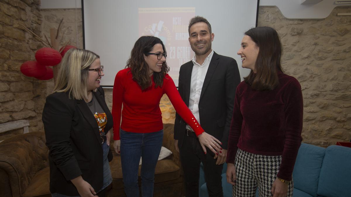 Marina González, Aitana Mas, Gerard Fullana y María José Calabuig, en el debate de primarias celebrado en Alicante hace unos días.