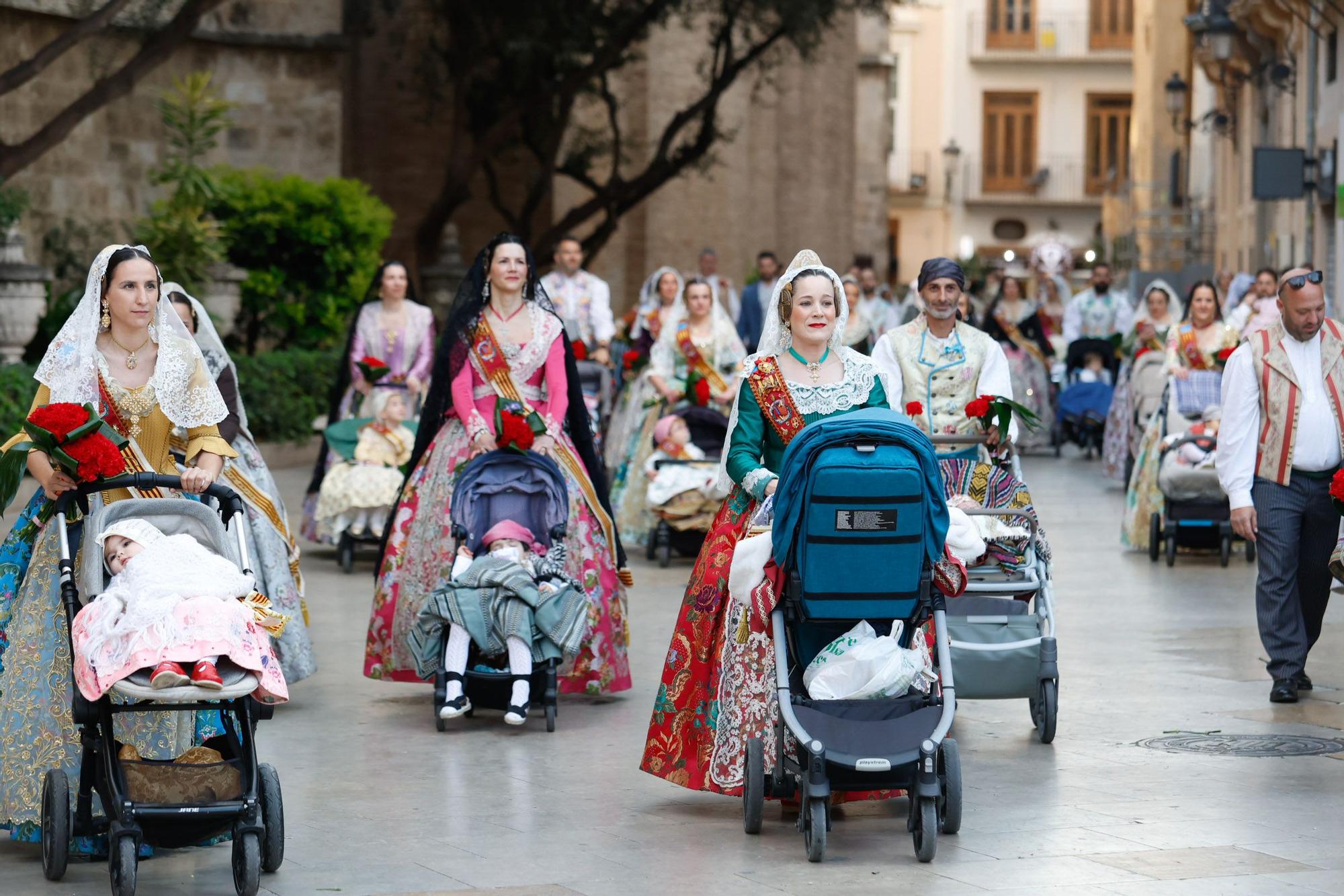 Búscate en el primer día de la Ofrenda en la calle San Vicente entre las 18:00 y las 19:00