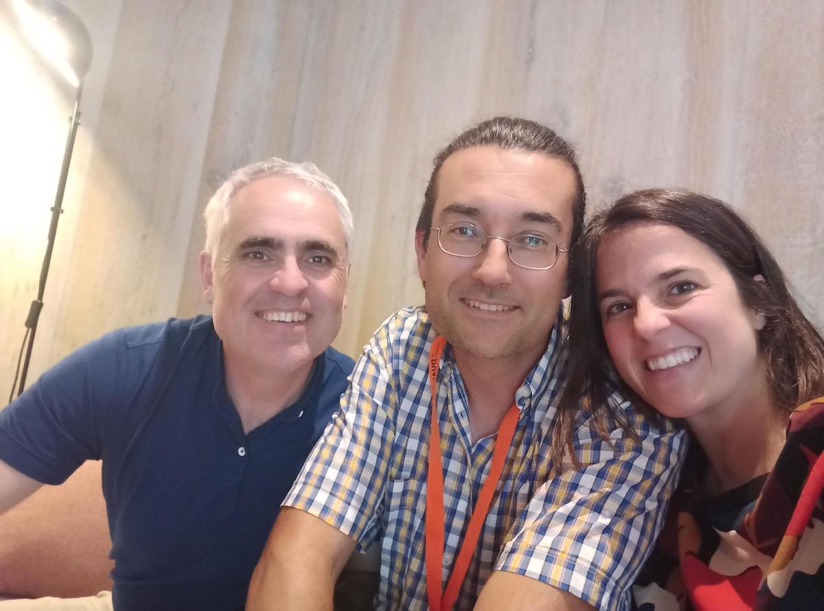 Tres de los investigadores principales. Desde la izquierda, Adolfo Piñón Blanco, Carlos Spuch Calvar y Esperanza Vergara Moragues.